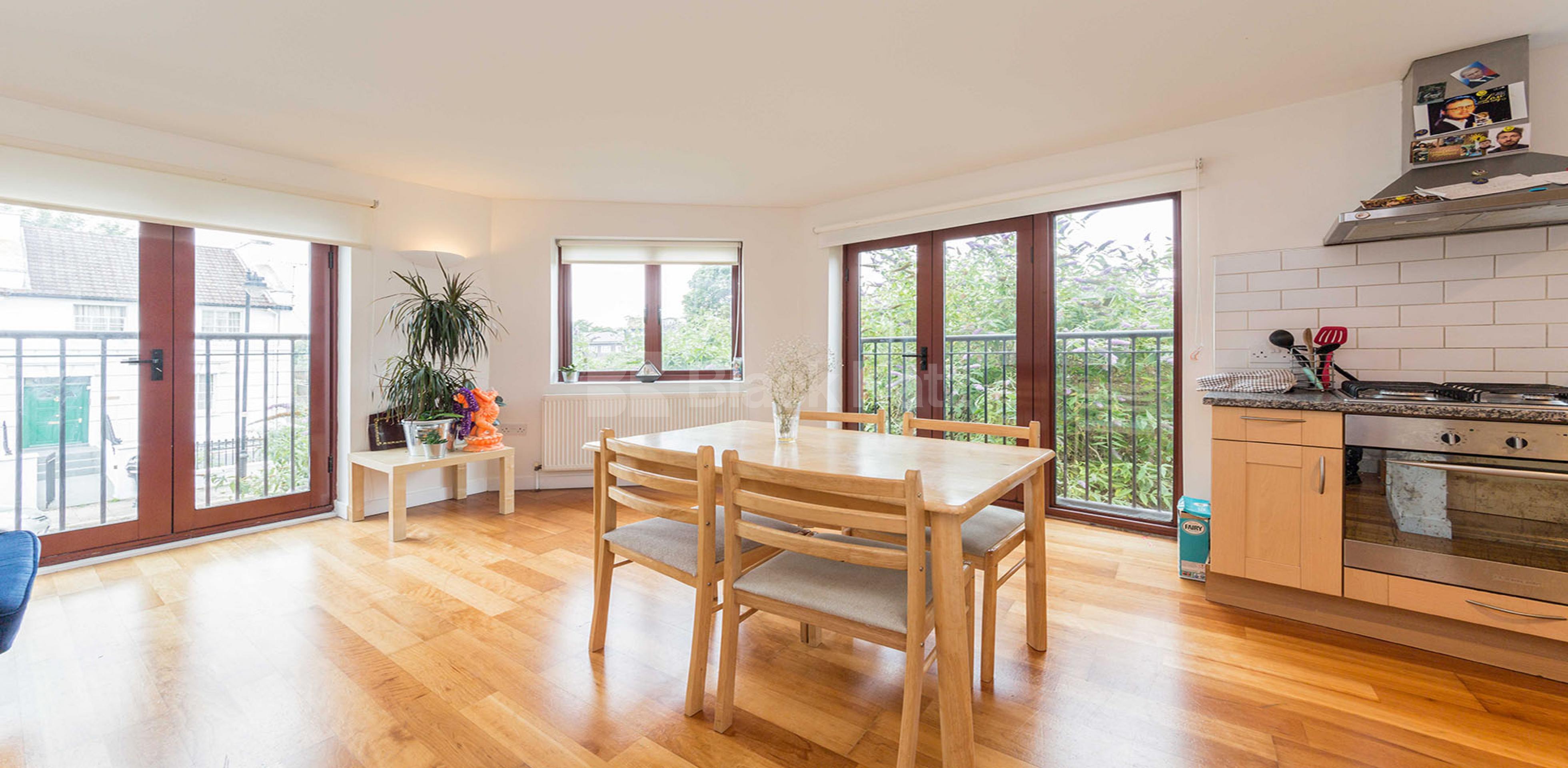 			TWO BED , TWO BATH MINUTES TO TUBE!, 2 Bedroom, 1 bath, 1 reception Flat			 Aran Mews, CALEDONIAN ROAD-BARNSBURY N7